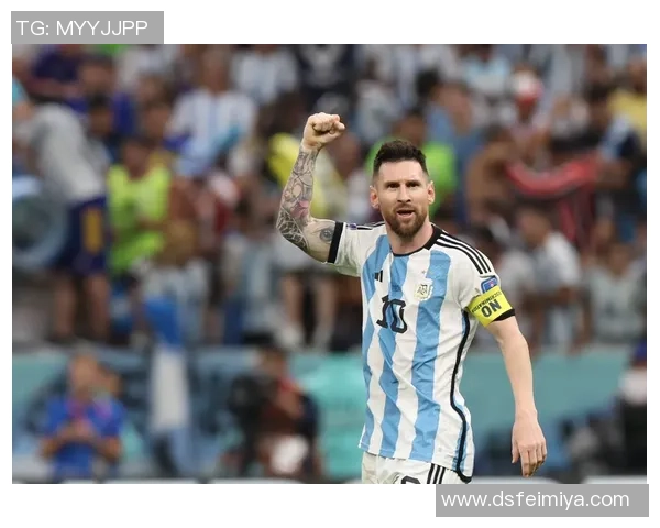 街头风采最帅足球明星展现独特魅力与时尚风格的完美结合